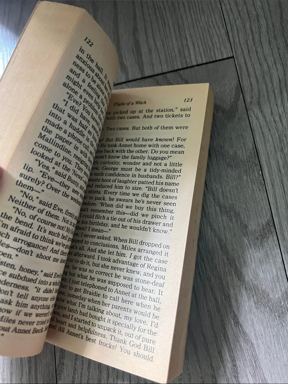 Ellis Peters - Flight of a Witch (Green Paperback)